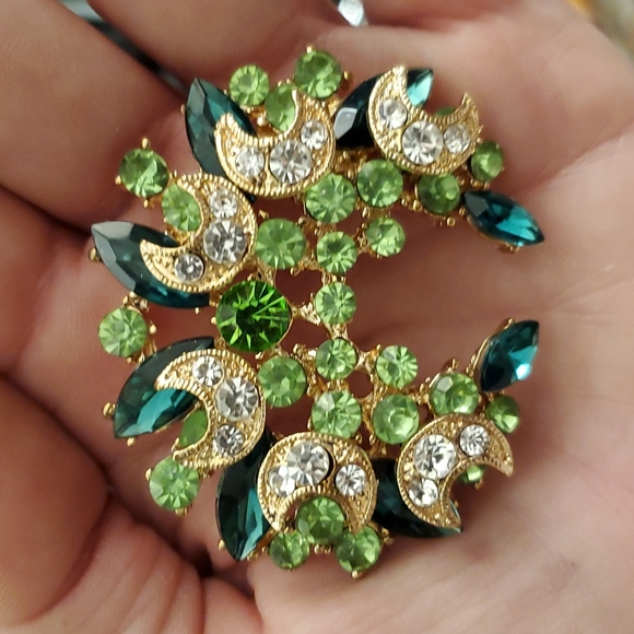 New Crescent Moon Rhinestone Vintage Inspired Brooch. - Picture 6 of 8